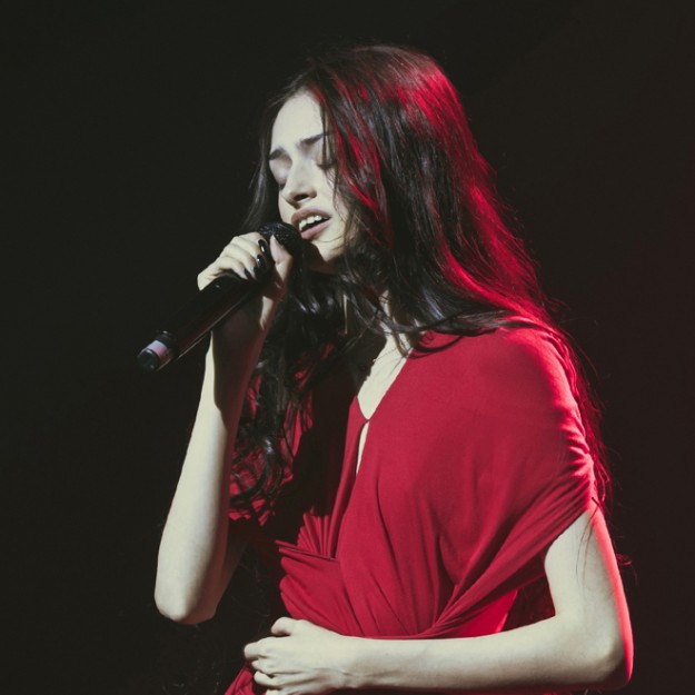 Solann - Autrice-compositrice, interprète. Grand Prix Sacem de la révélation. Trois Victoires de la Musique : révélation féminine, révélation scène, chanson originale « Rome ». Album Si on sombre ce sera beau classé 3ᵉ à sa sortie. Soutenue par notre Action culturelle.