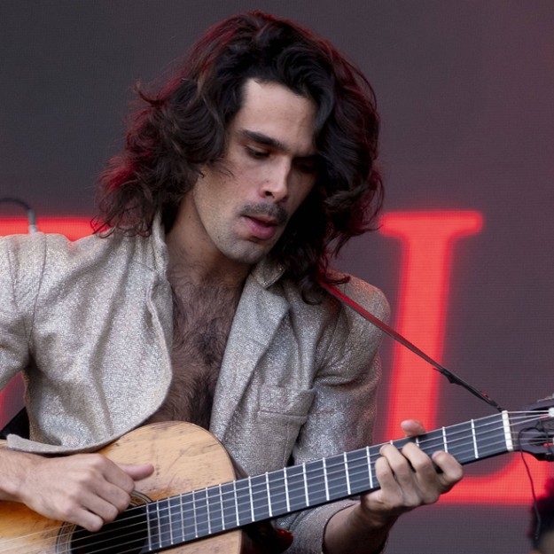Zé Ibarra - Auteur-compositeur, interprète (Brésil). Sortie de l’album Afim et tournée Afim Tour en Europe et au Brésil. Nominé au Latin Grammy avec « Transe » pour la meilleure chanson en langue portugaise.