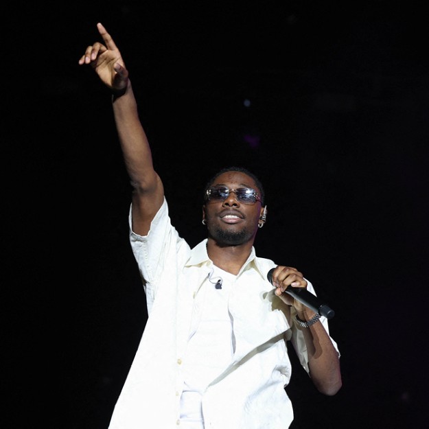 Tiakola - Composer, singer-songwriter. “Mélo / BDLM Live” tour: Les Ardentes, Paris La Défense Arena, Accor Arena, etc. Single “Formidable” featured on the official soundtrack of EA Sports FC 25.&nbsp;